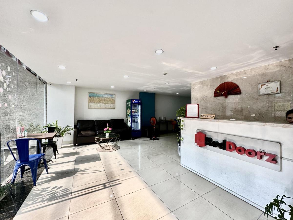The Jade Hotel Near Tan Son Nhat Airport Хошимин Екстериор снимка