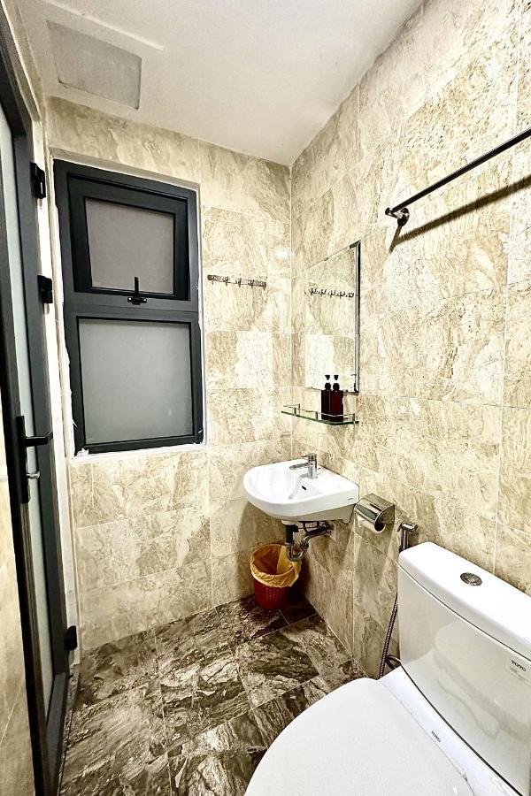 The Jade Hotel Near Tan Son Nhat Airport Хошимин Екстериор снимка